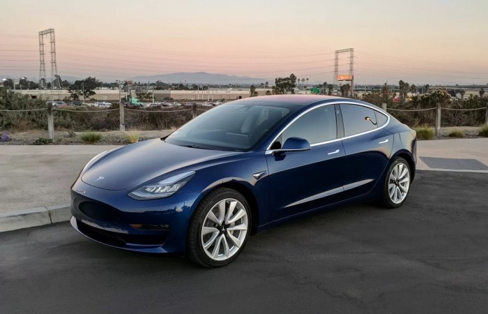 Teslas 35000 model 3 finally here