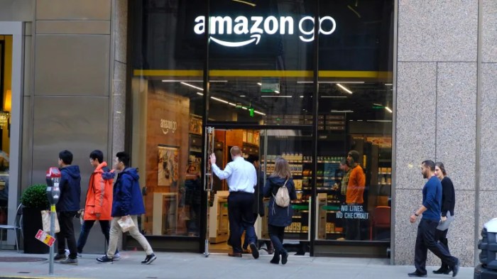 Amazon shut down popup stores